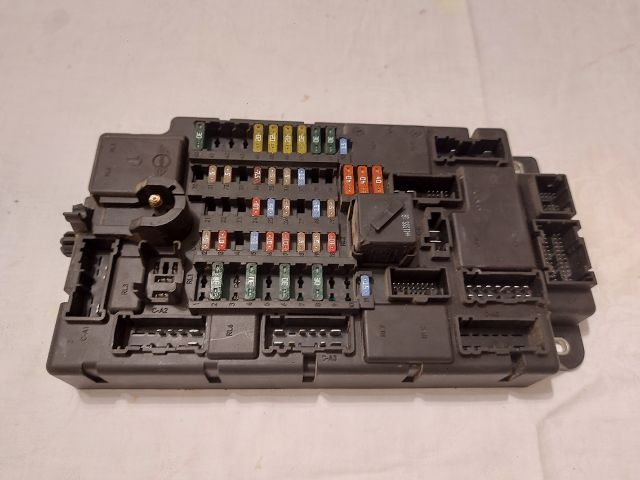 bontott MINI HATCHBACK Biztosítéktábla Utastér