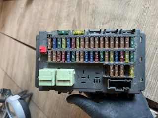 bontott MINI HATCHBACK Biztosítéktábla Motortér