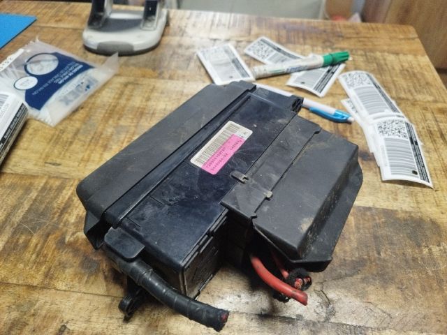 bontott MINI HATCHBACK Biztosítéktábla Motortér