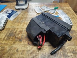 bontott MINI HATCHBACK Biztosítéktábla Motortér