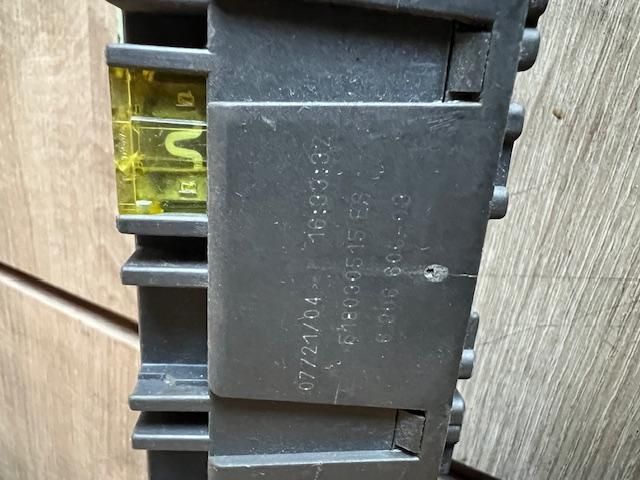 bontott MINI HATCHBACK Biztosítéktábla Motortér