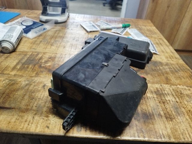 bontott MINI HATCHBACK Biztosítéktábla Motortér