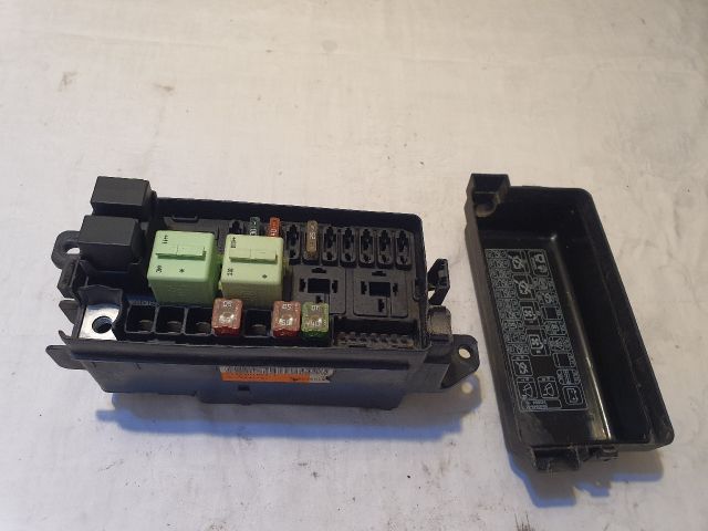 bontott MINI HATCHBACK Biztosítéktábla Motortér