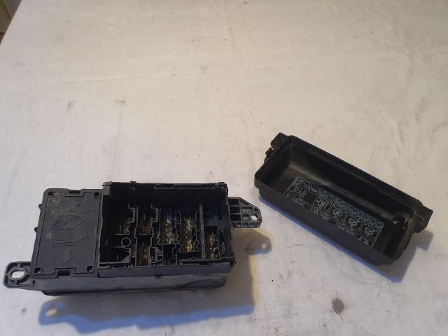 bontott MINI HATCHBACK Biztosítéktábla Motortér