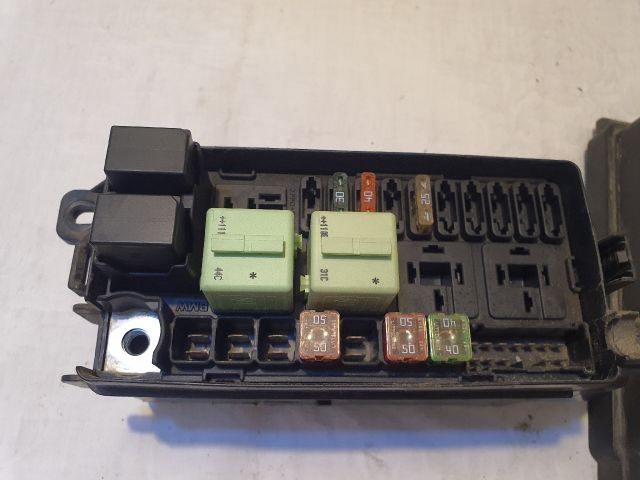 bontott MINI HATCHBACK Biztosítéktábla Motortér