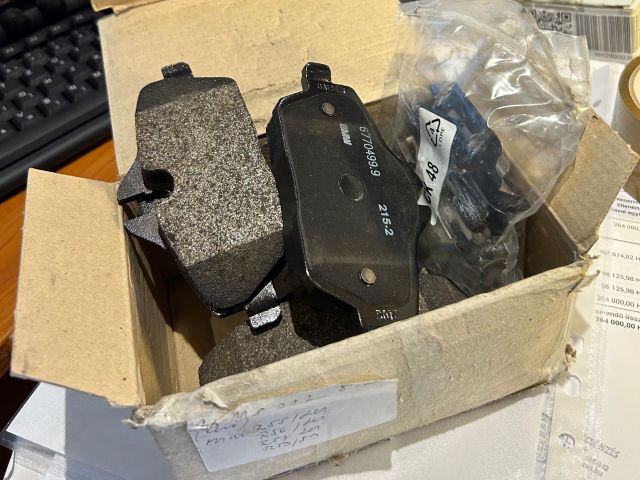 bontott MINI HATCHBACK Első Pár Fékbetét