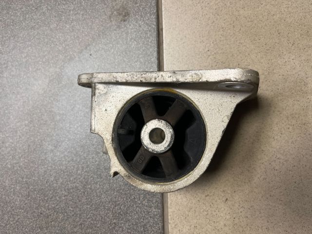 bontott MINI HATCHBACK Motor Tartó Bak Jobb