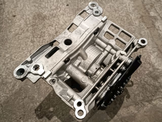 bontott MINI HATCHBACK Olajszivattyú