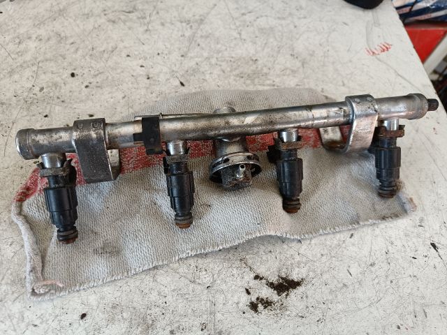 bontott MINI HATCHBACK Porlasztó Sor / Híd