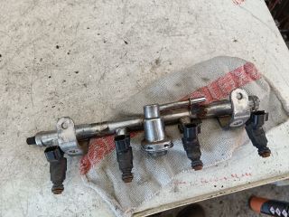 bontott MINI HATCHBACK Porlasztó Sor / Híd