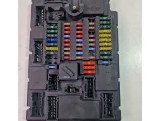 bontott MINI HATCHBACK Biztosítéktábla Motortér