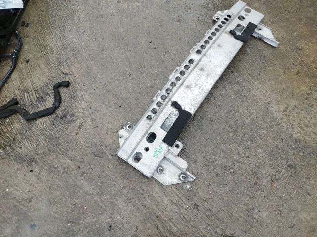 bontott MINI HATCHBACK Első Lökhárító Merevítő (Fém)