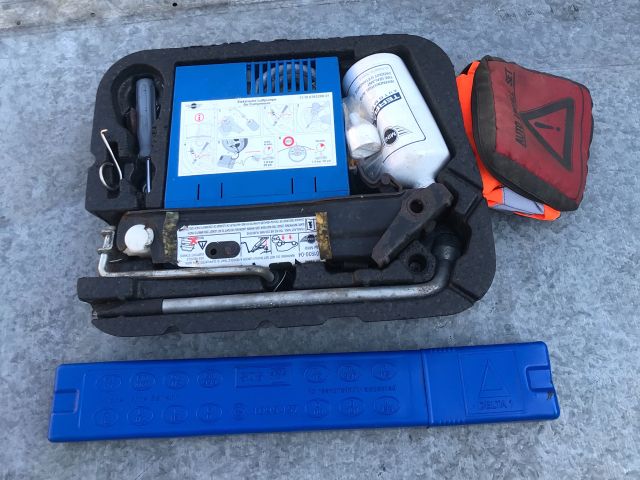 bontott MINI HATCHBACK Emelő