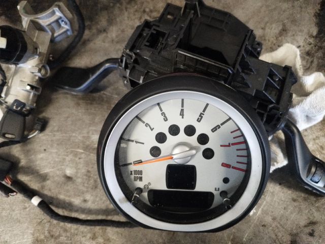 bontott MINI HATCHBACK Fordulatszámmérő