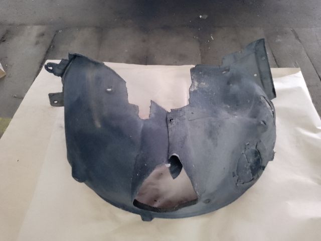 bontott MINI HATCHBACK Jobb első Dobbetét (Kerékjárati, Műanyag)