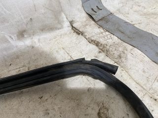 bontott MINI HATCHBACK Jobb első Gumikéder