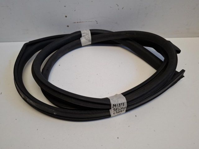 bontott MINI HATCHBACK Jobb első Gumikéder