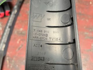 bontott MINI HATCHBACK Jobb hátsó Csomagtér Burkolat (Műanyag)