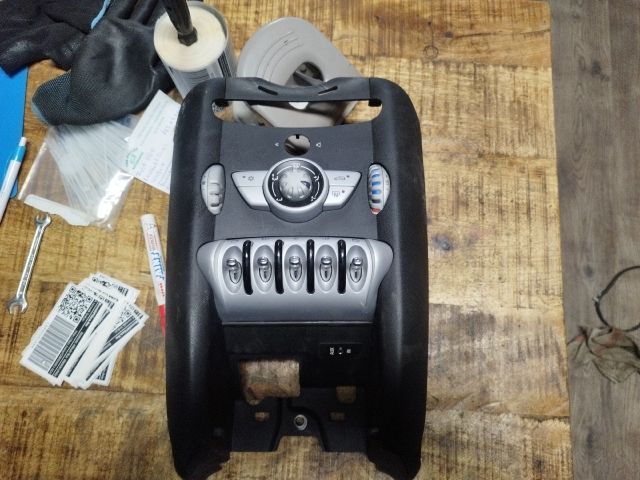 bontott MINI HATCHBACK Középkonzol Vezérlő Panel