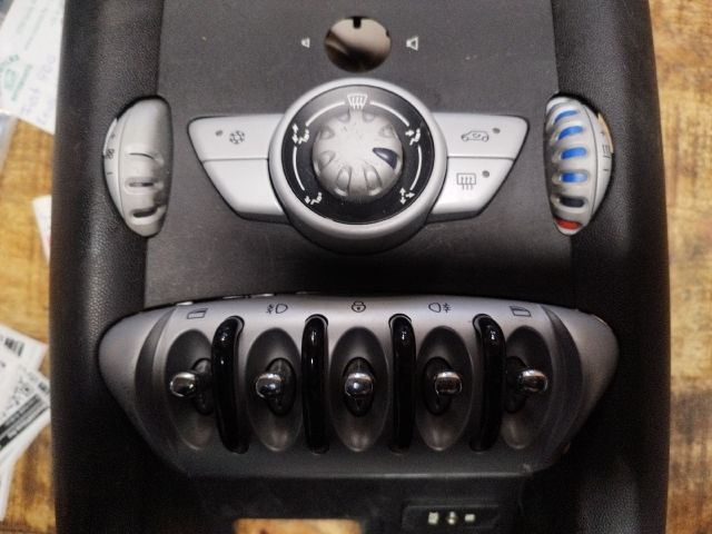 bontott MINI HATCHBACK Középkonzol Vezérlő Panel