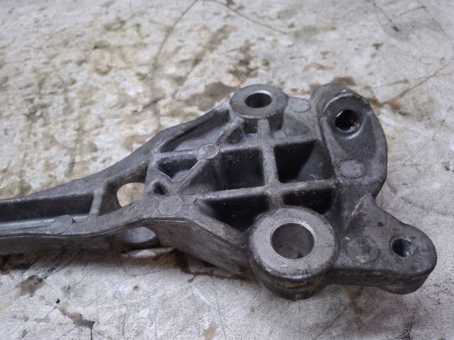 bontott MINI HATCHBACK Motor Tartó Bak Jobb