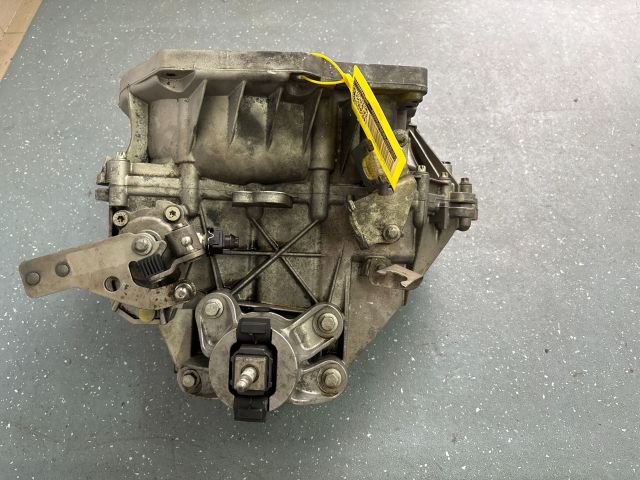 bontott MINI HATCHBACK Váltó (Mechanikus)