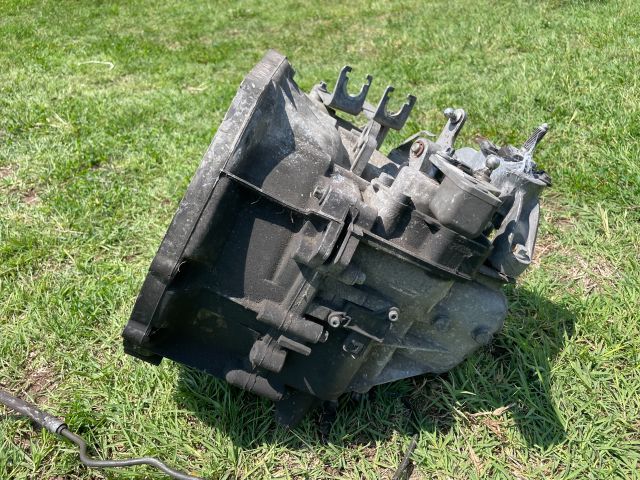 bontott MINI HATCHBACK Váltó (Mechanikus)