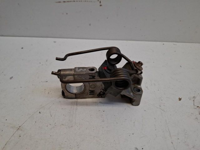 bontott MINI HATCHBACK Vezérműtengely Leszorító