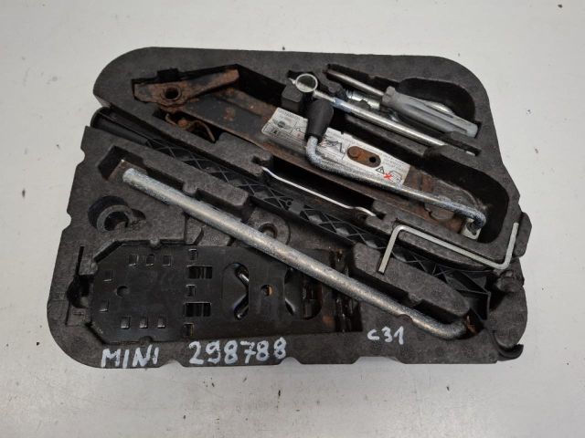 bontott MINI HATCHBACK Pótkerék Szerszámtartó