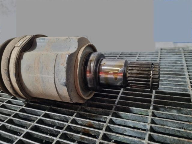 bontott MITSUBISHI ASX Bal Féltengely