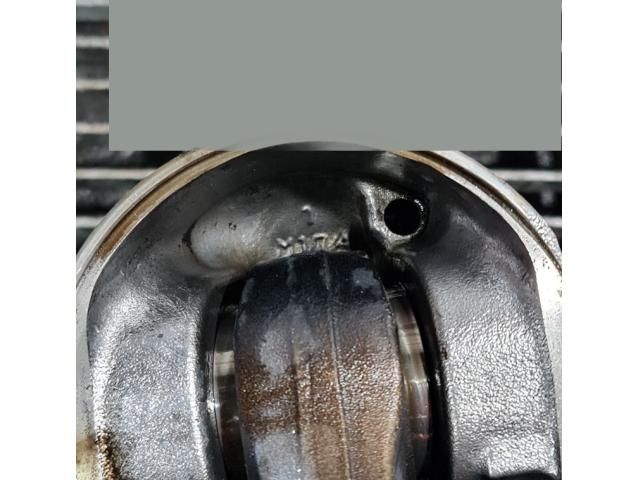 bontott MITSUBISHI ASX Dugattyú