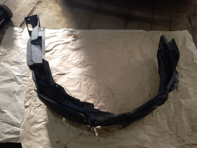 bontott MITSUBISHI ASX Bal első Dobbetét (Kerékjárati, Műanyag)