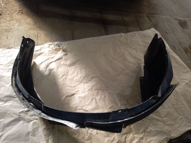 bontott MITSUBISHI ASX Bal első Dobbetét (Kerékjárati, Műanyag)