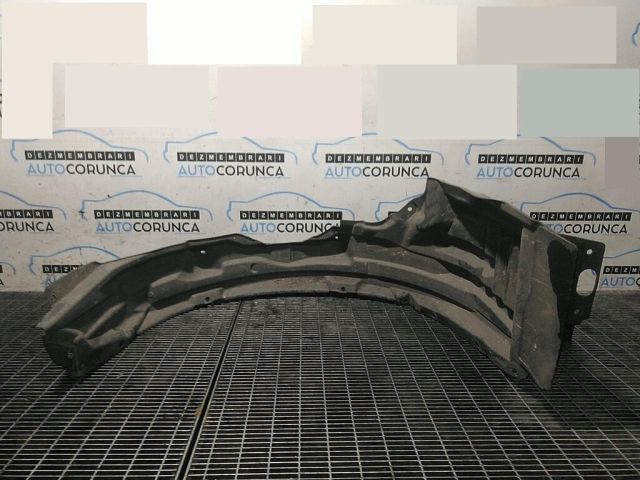 bontott MITSUBISHI ASX Bal első Dobbetét (Kerékjárati, Műanyag)