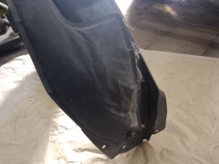 bontott MITSUBISHI ASX Bal első Dobbetét (Kerékjárati, Műanyag)