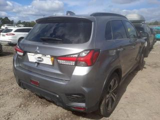 bontott MITSUBISHI ASX Bal hátsó Vízlehúzó Gumicsík