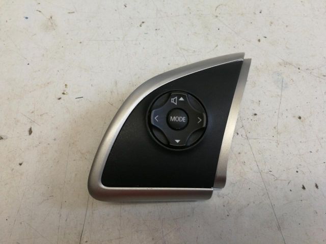 bontott MITSUBISHI ASX Bal Multikormány Kapcsoló