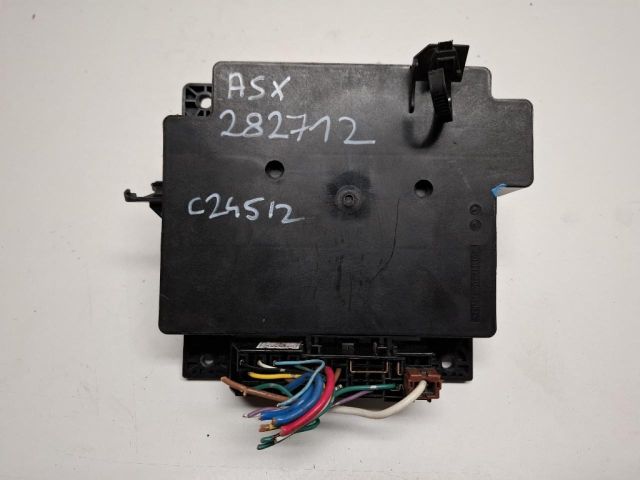 bontott MITSUBISHI ASX Biztosítéktábla Utastér