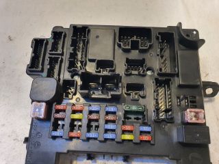 bontott MITSUBISHI ASX Biztosítéktábla Utastér