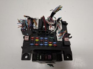 bontott MITSUBISHI ASX Biztosítéktábla Utastér