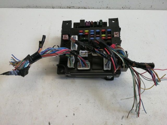 bontott MITSUBISHI ASX Biztosítéktábla Utastér