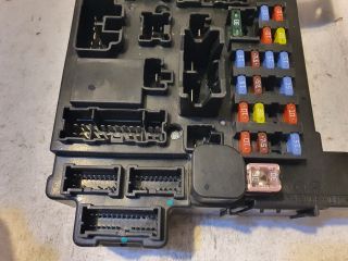 bontott MITSUBISHI ASX Biztosítéktábla Utastér