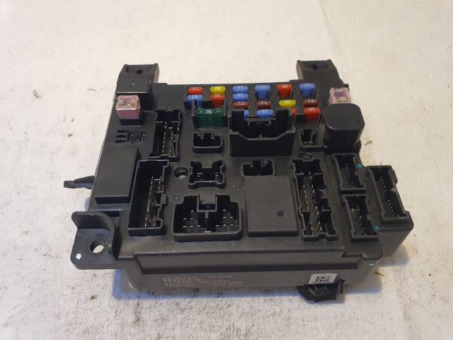 bontott MITSUBISHI ASX Biztosítéktábla Utastér