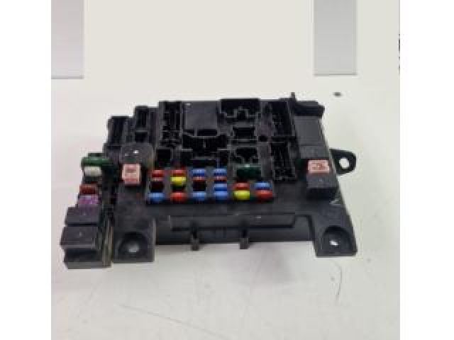 bontott MITSUBISHI ASX Biztosítéktábla Utastér