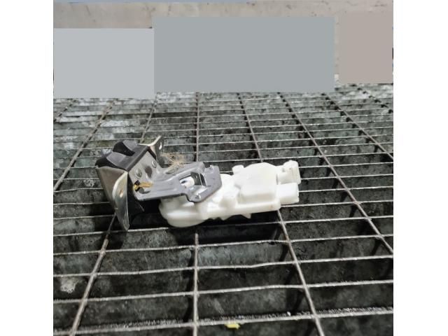 bontott MITSUBISHI ASX Csomagtérajtó Zárszerkezet