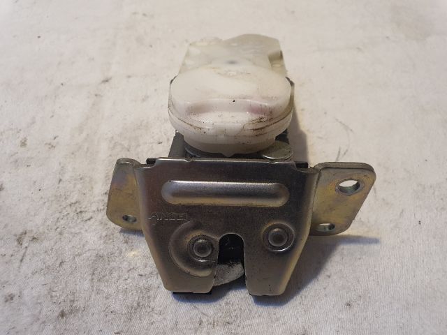 bontott MITSUBISHI ASX Csomagtérajtó Zárszerkezet