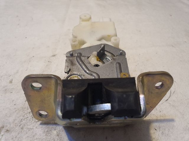 bontott MITSUBISHI ASX Csomagtérajtó Zárszerkezet