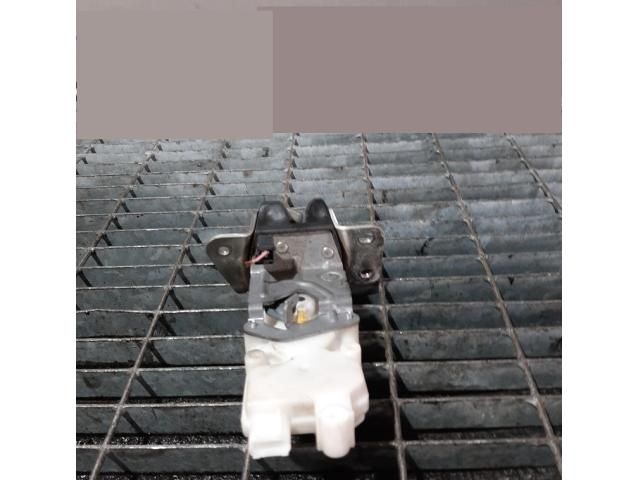 bontott MITSUBISHI ASX Csomagtérajtó Zárszerkezet