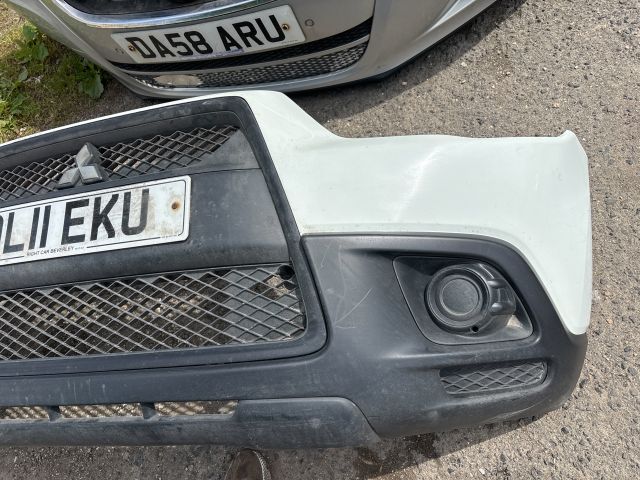 bontott MITSUBISHI ASX Első Lökhárító (Részeivel)