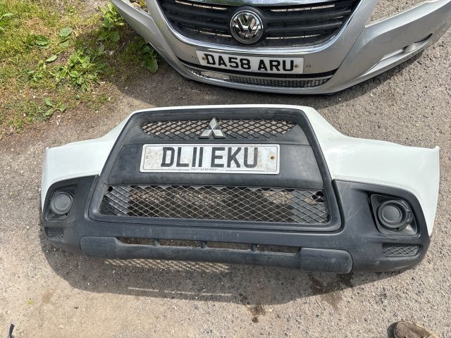 bontott MITSUBISHI ASX Első Lökhárító (Részeivel)